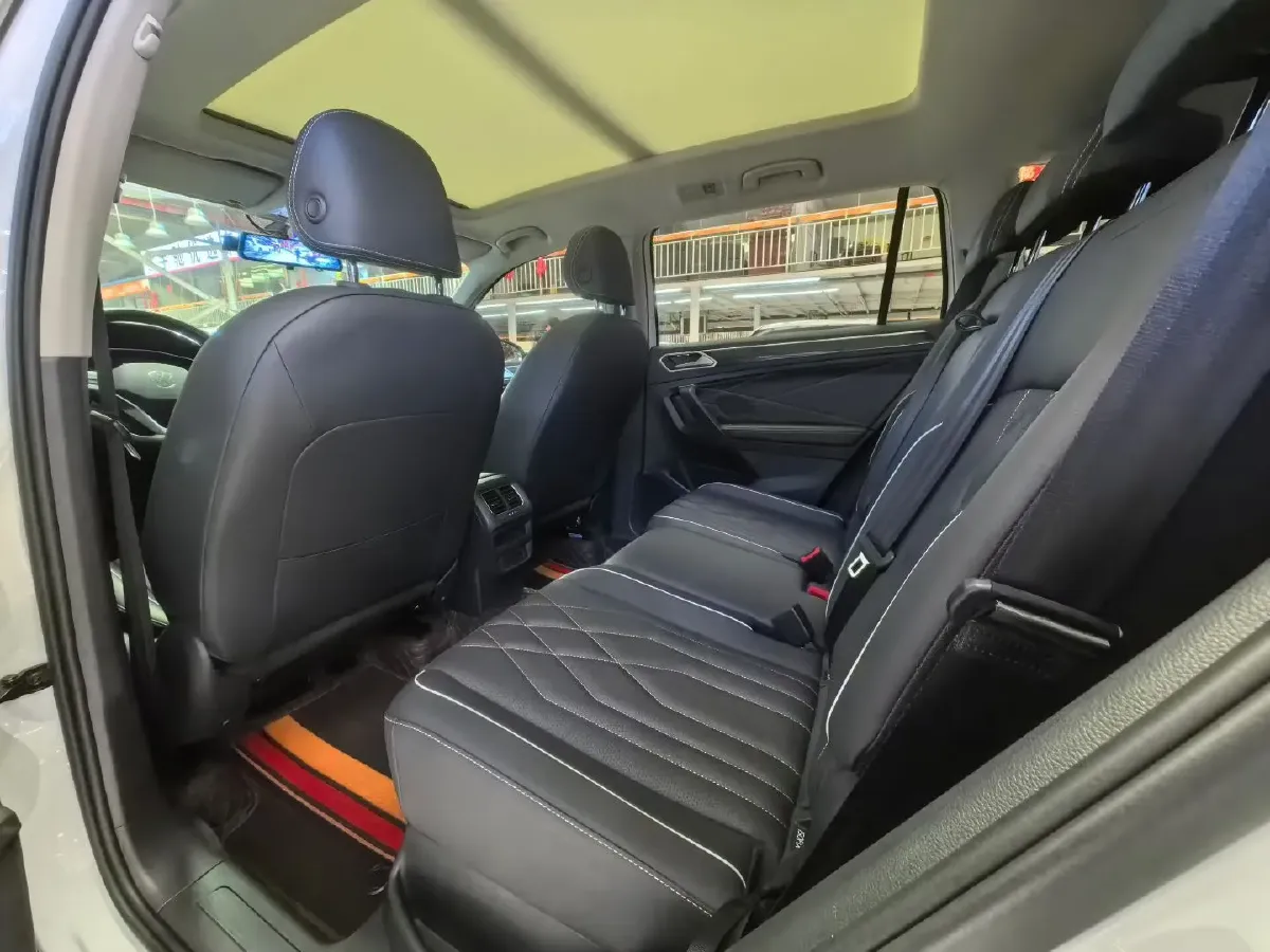 2023 Volkswagen Tiguan L 1.5T 160HP L4 7DCT,autocango,china used car exporter,china ev exporter,chinese used car exporter,chinese used ev exporter