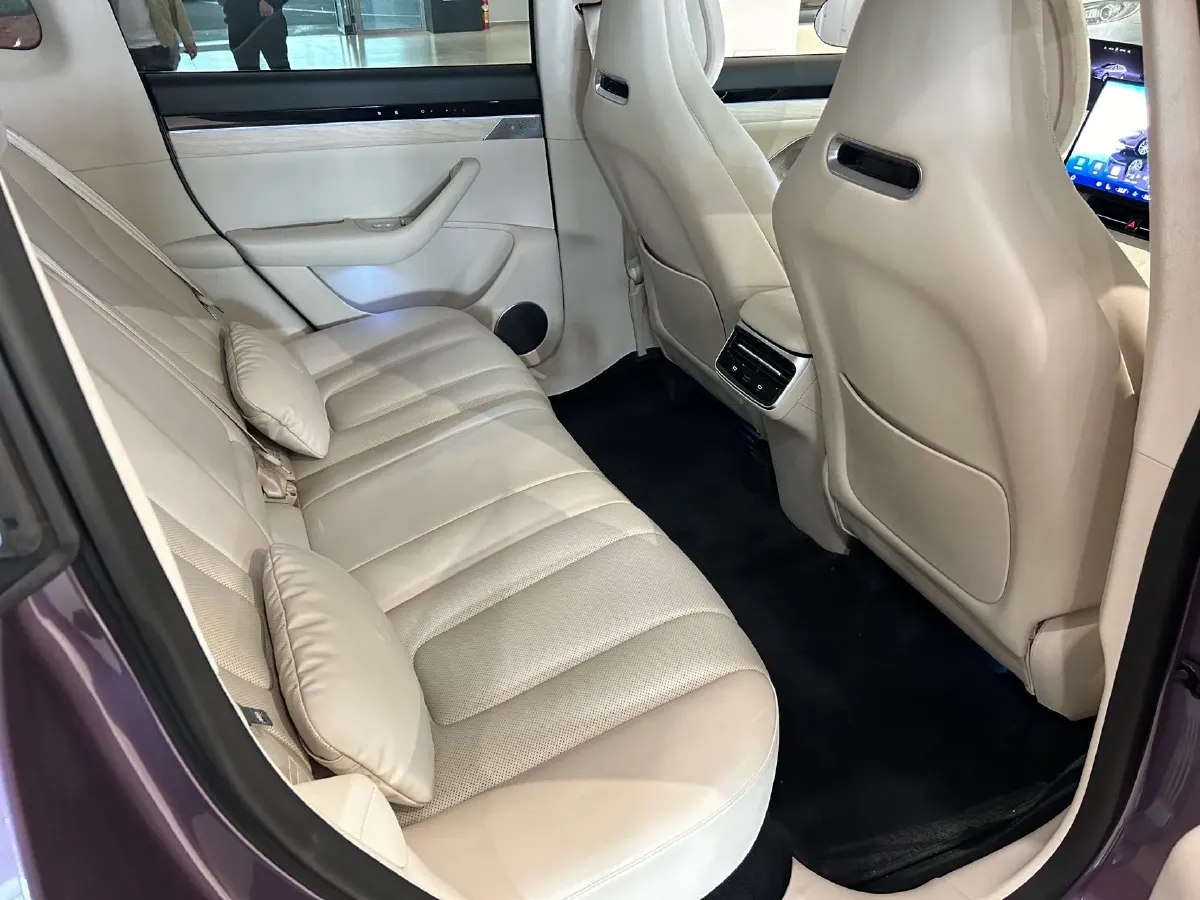 2025 Luxeed R7 REEV 156HP REEV 37KWH,autocango,china used car exporter,china ev exporter,chinese used car exporter,chinese used ev exporter