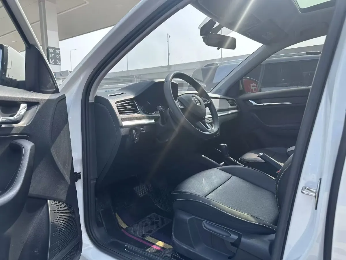 2023 Skoda Kamiq 1.5L 109HP L4 6AT,autocango,china used car exporter,china ev exporter,chinese used car exporter,chinese used ev exporter