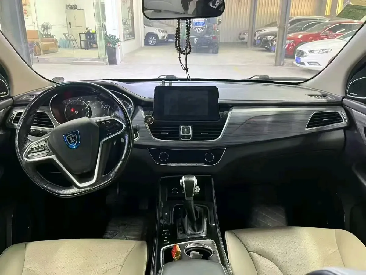 2017 BaoJun 730 1.5T 150HP L4 6DCT,autocango,china used car exporter,china ev exporter,chinese used car exporter,chinese used ev exporter