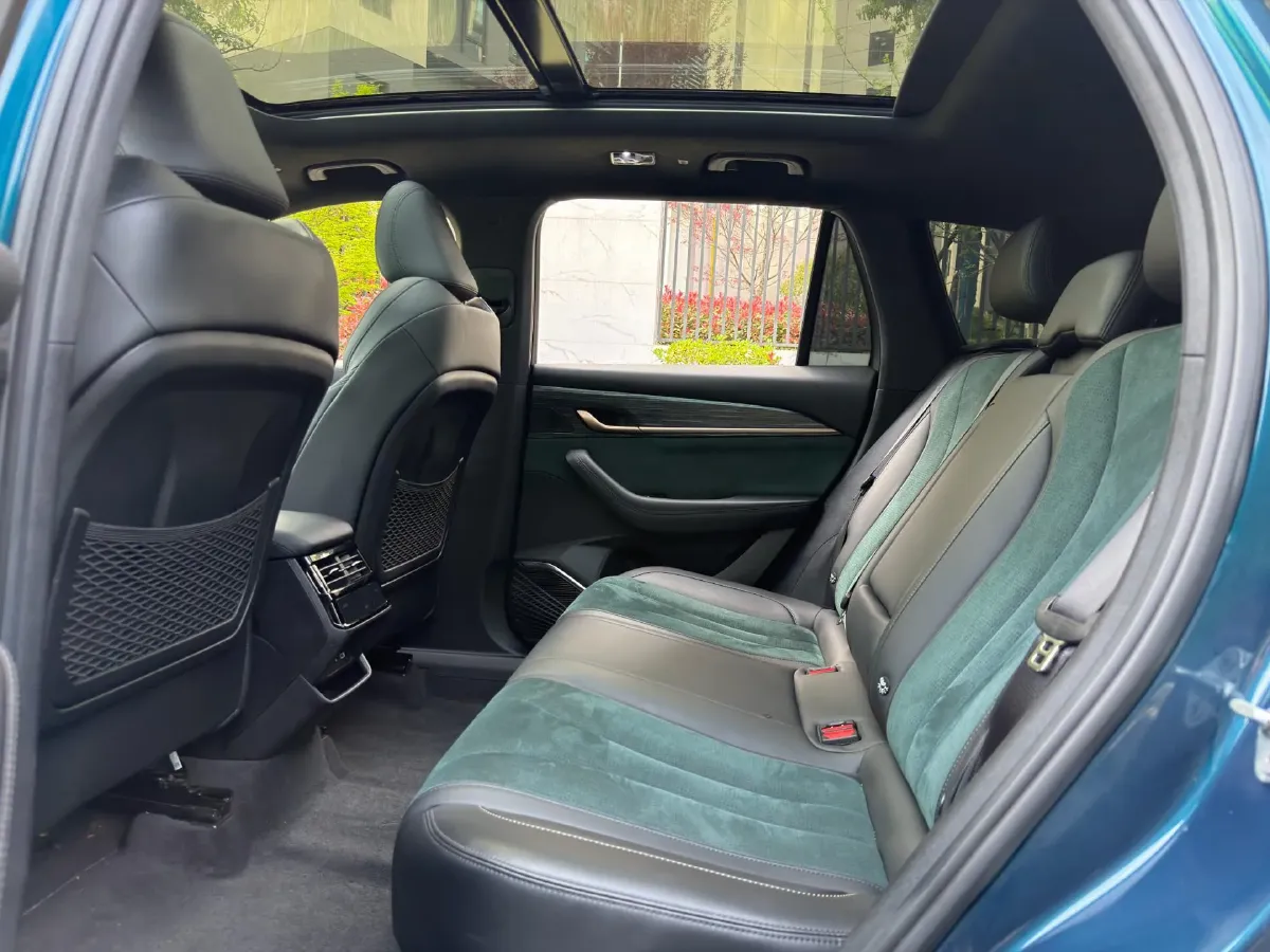 2021 Geely Monjaro 2.0T 218HP L4 7DCT,autocango,china used car exporter,china ev exporter,chinese used car exporter,chinese used ev exporter