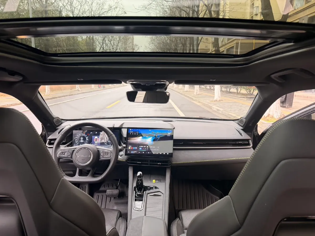 2023 LYNK&CO 03 2.0T 254HP L4 7DCT,autocango,china used car exporter,china ev exporter,chinese used car exporter,chinese used ev exporter