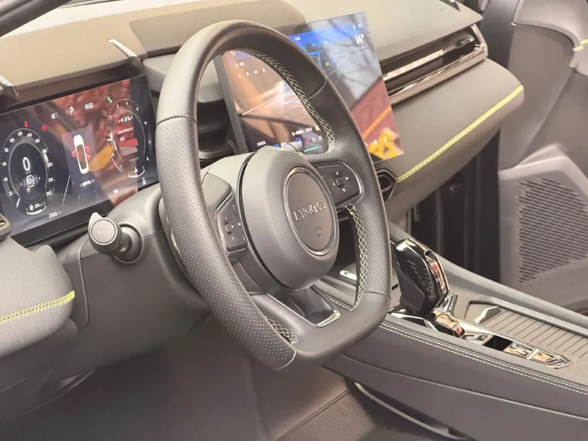 2023 LYNK&CO 03 2.0T 254HP L4 7DCT,autocango,china used car exporter,china ev exporter,chinese used car exporter,chinese used ev exporter