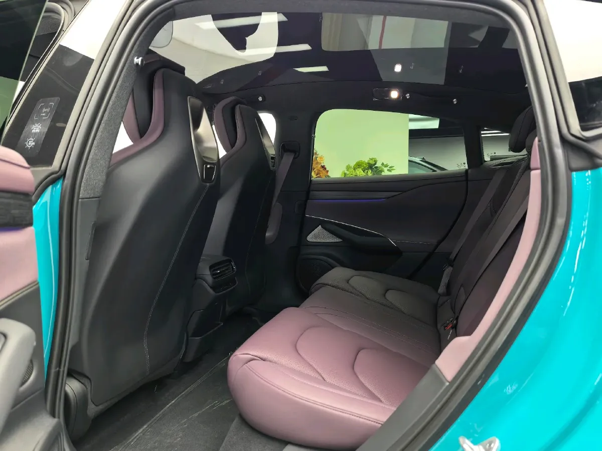 2024 MI SU7 BEV 73.6KWH,autocango,china used car exporter,china ev exporter,chinese used car exporter,chinese used ev exporter