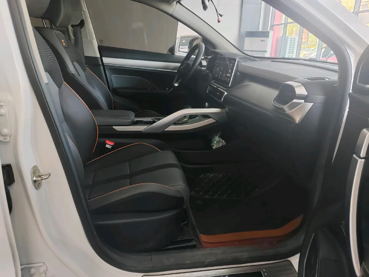 2023 Geely Coolray 1.5T 181HP L4 7DCT,autocango,china used car exporter,china ev exporter,chinese used car exporter,chinese used ev exporter