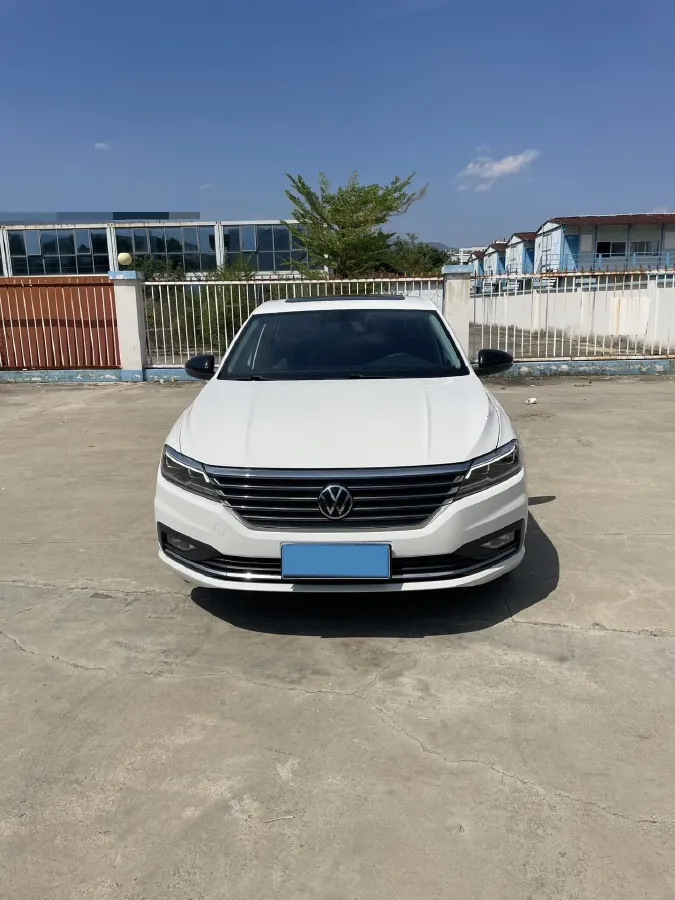 2022 Volkswagen T-Roc 1.4T 150HP L4 7DCT,autocango,china used car exporter,china ev exporter,chinese used car exporter,chinese used ev exporter