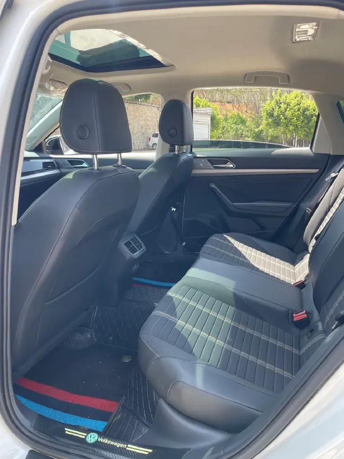 2022 Volkswagen T-Roc 1.4T 150HP L4 7DCT,autocango,china used car exporter,china ev exporter,chinese used car exporter,chinese used ev exporter