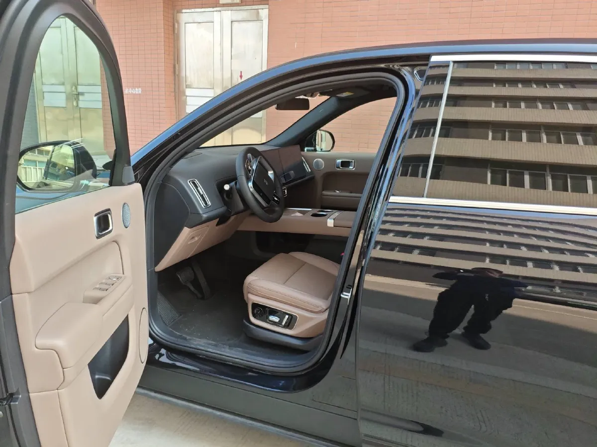 2025 Li L7 Range Extended 154HP REEV,autocango,china used car exporter,china ev exporter,chinese used car exporter,chinese used ev exporter