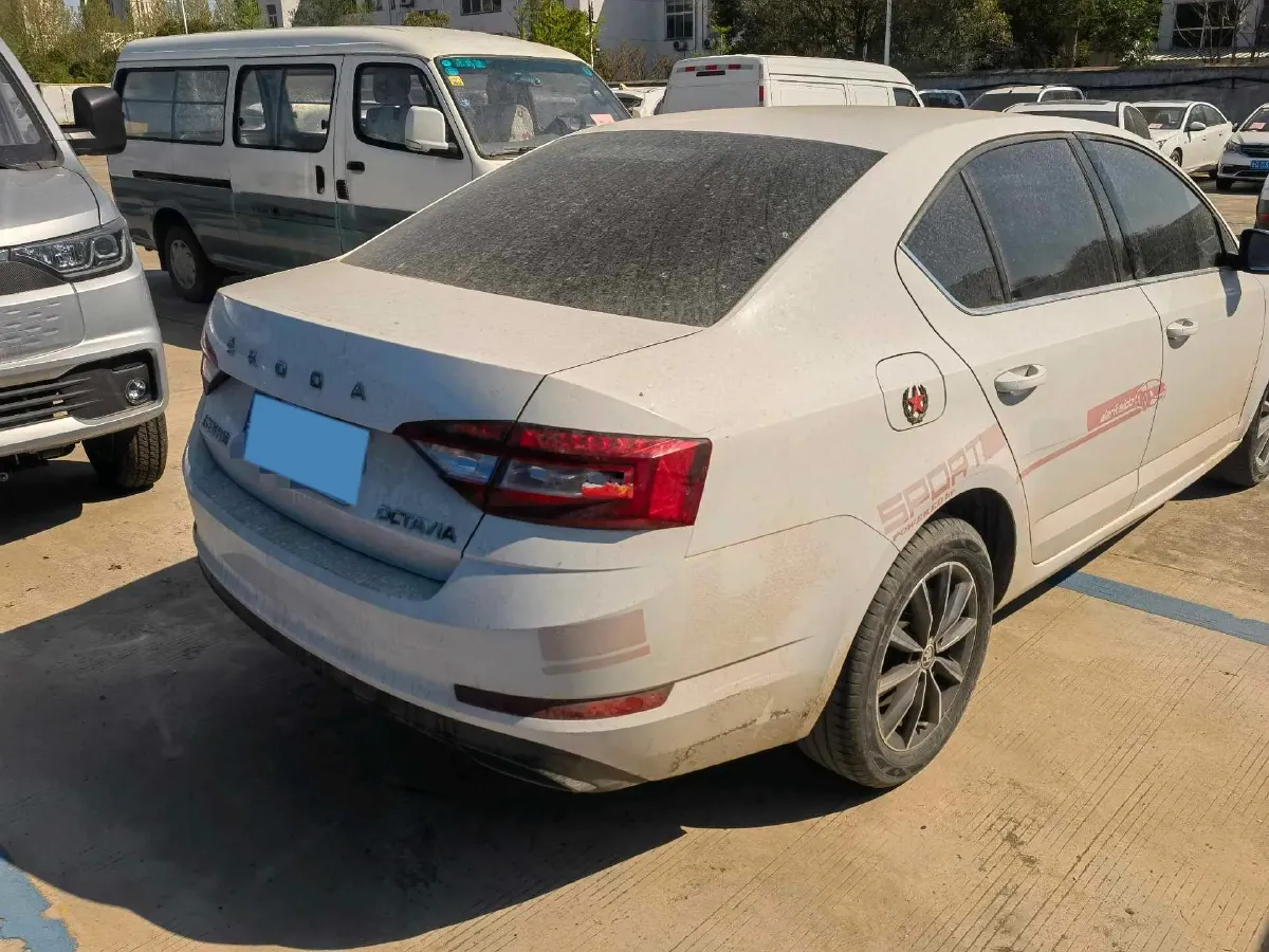 2021 Skoda Octavia 1.5L 113HP L4 6AT,autocango,china used car exporter,china ev exporter,chinese used car exporter,chinese used ev exporter