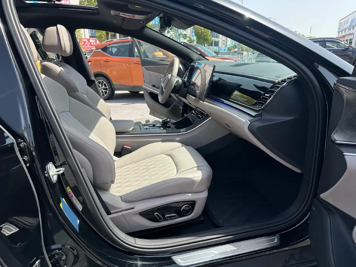 2025 BYD Han 1.5T 156HP L4 E-CVT PHEV,autocango,china used car exporter,china ev exporter,chinese used car exporter,chinese used ev exporter