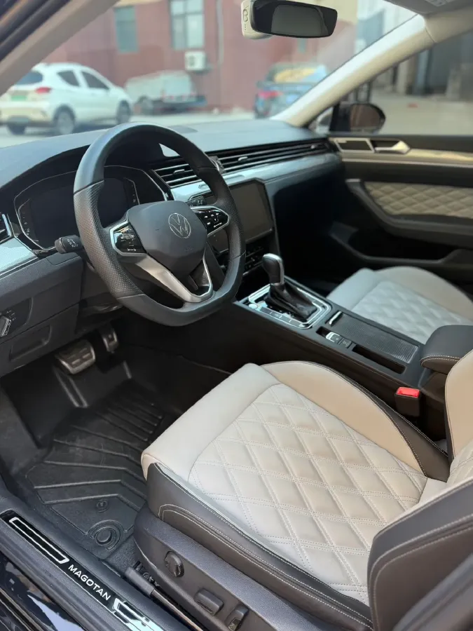 2023 Volkswagen Magotan 2.0T 186HP L4 7DCT,autocango,china used car exporter,china ev exporter,chinese used car exporter,chinese used ev exporter