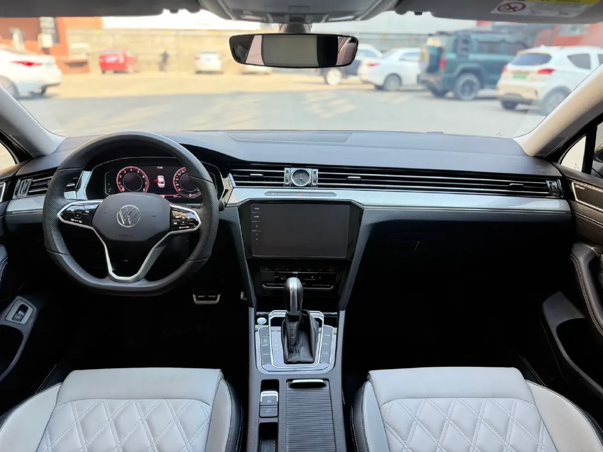 2023 Volkswagen Magotan 2.0T 186HP L4 7DCT,autocango,china used car exporter,china ev exporter,chinese used car exporter,chinese used ev exporter