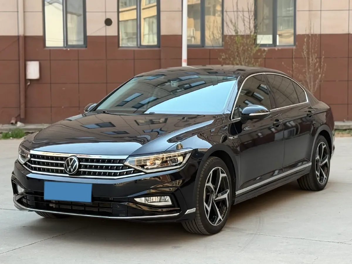 2023 Volkswagen Magotan 2.0T 186HP L4 7DCT,autocango,china used car exporter,china ev exporter,chinese used car exporter,chinese used ev exporter