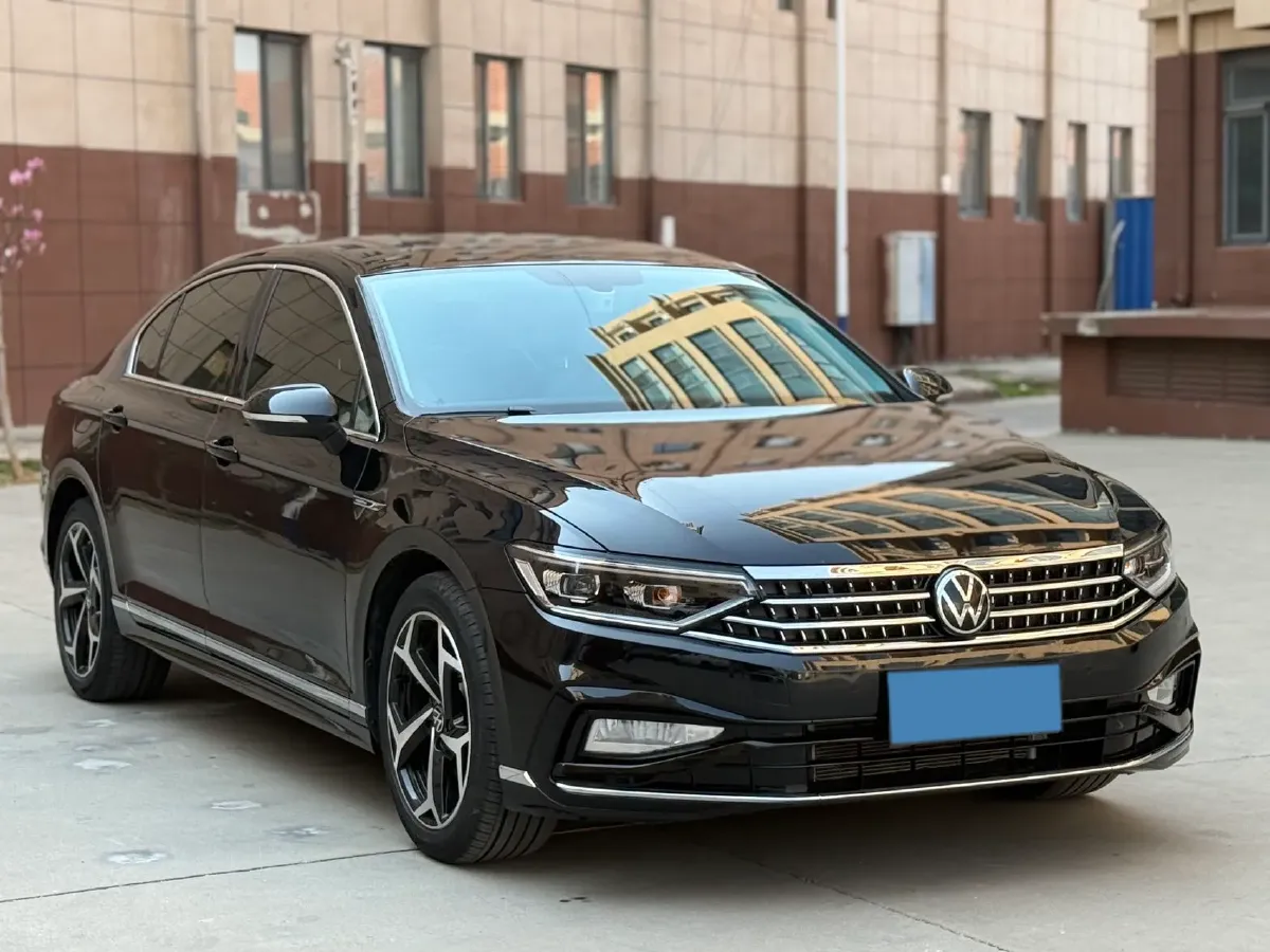 2023 Volkswagen Magotan 2.0T 186HP L4 7DCT,autocango,china used car exporter,china ev exporter,chinese used car exporter,chinese used ev exporter