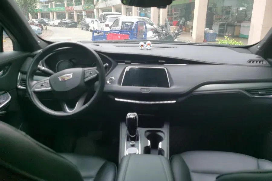 2022 Cadillac XT4 2.0T 237HP L4 9AT,autocango,china used car exporter,china ev exporter,chinese used car exporter,chinese used ev exporter