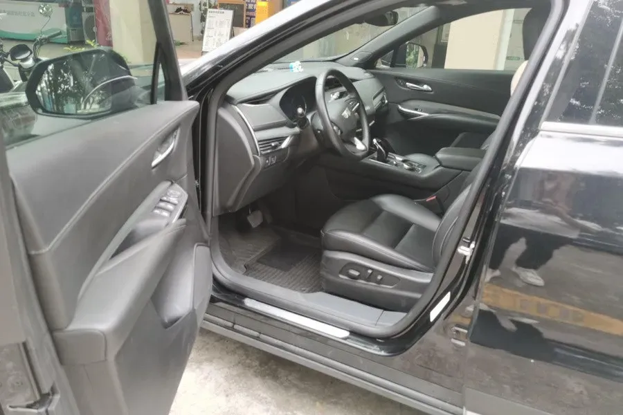 2022 Cadillac XT4 2.0T 237HP L4 9AT,autocango,china used car exporter,china ev exporter,chinese used car exporter,chinese used ev exporter