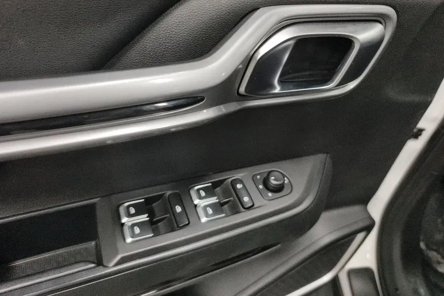 2022 Geely Okavango 1.8T 184HP L4 7DCT,autocango,china used car exporter,china ev exporter,chinese used car exporter,chinese used ev exporter