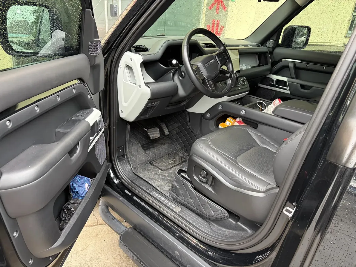 2023 Land Rover Defender 3.0T 400HP L6 8AT,autocango,china used car exporter,china ev exporter,chinese used car exporter,chinese used ev exporter