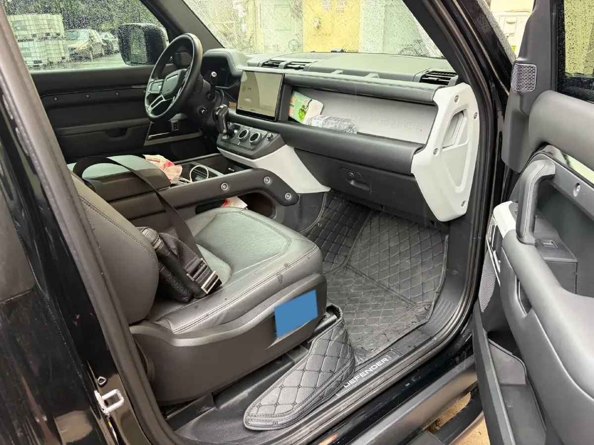 2023 Land Rover Defender 3.0T 400HP L6 8AT,autocango,china used car exporter,china ev exporter,chinese used car exporter,chinese used ev exporter