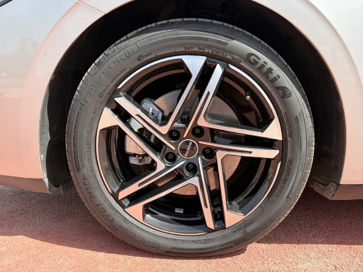 2023 Roewe D7 1.5L 112HP L4 1DHT PHEV 21.4KWH,autocango,china used car exporter,china ev exporter,chinese used car exporter,chinese used ev exporter