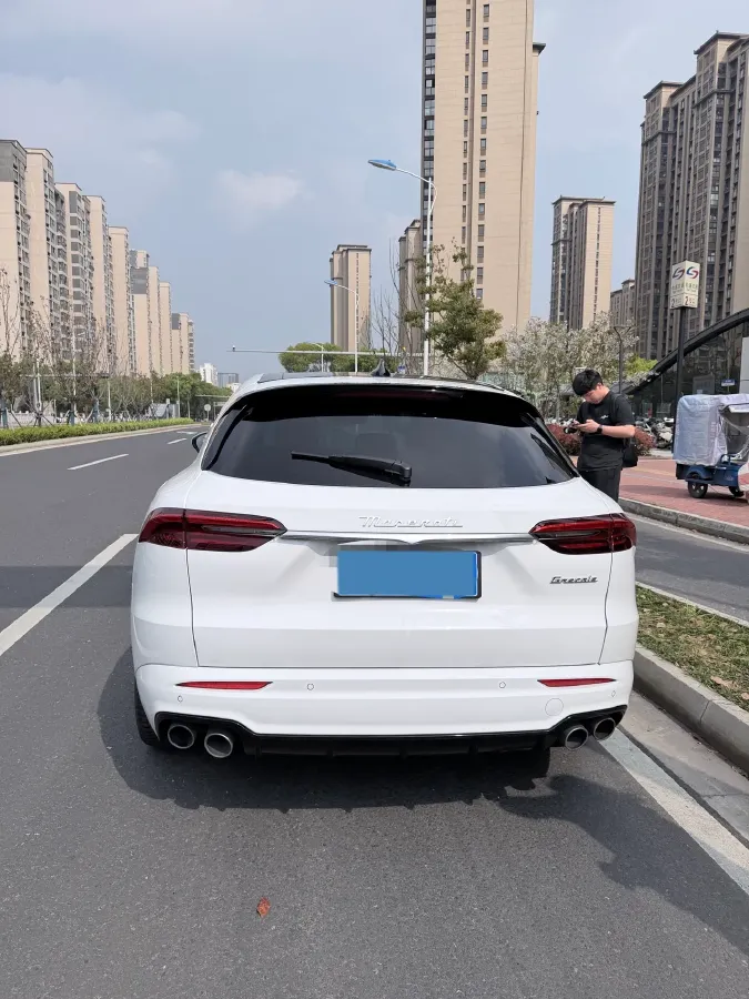 2022 Maserati Levante 2.0T 330HP L4 8AT,autocango,china used car exporter,china ev exporter,chinese used car exporter,chinese used ev exporter