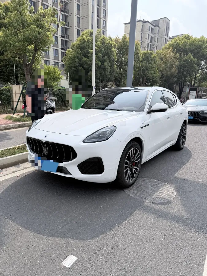 2022 Maserati Levante 2.0T 330HP L4 8AT,autocango,china used car exporter,china ev exporter,chinese used car exporter,chinese used ev exporter
