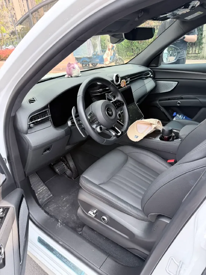 2022 Maserati Levante 2.0T 330HP L4 8AT,autocango,china used car exporter,china ev exporter,chinese used car exporter,chinese used ev exporter