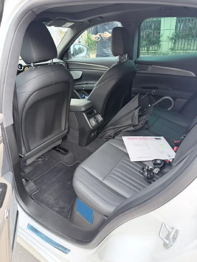 2022 Maserati Levante 2.0T 330HP L4 8AT,autocango,china used car exporter,china ev exporter,chinese used car exporter,chinese used ev exporter