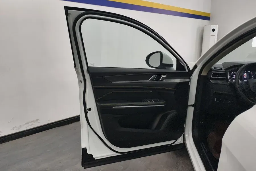 2024 LYNK&CO 01 2.0T 254HP L4 8AT,autocango,china used car exporter,china ev exporter,chinese used car exporter,chinese used ev exporter