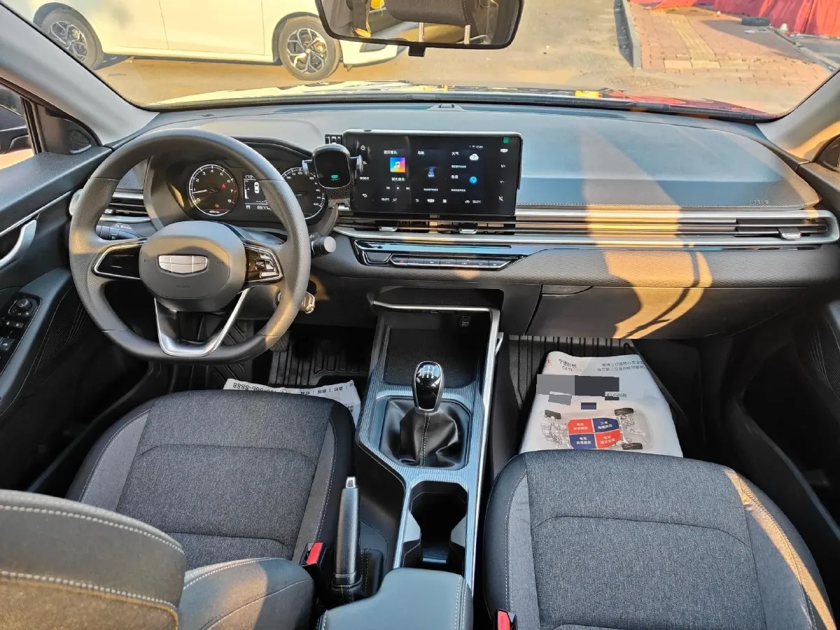 2025 Geely Emgrand 1.5L 127HP L4 5MT,autocango,china used car exporter,china ev exporter,chinese used car exporter,chinese used ev exporter