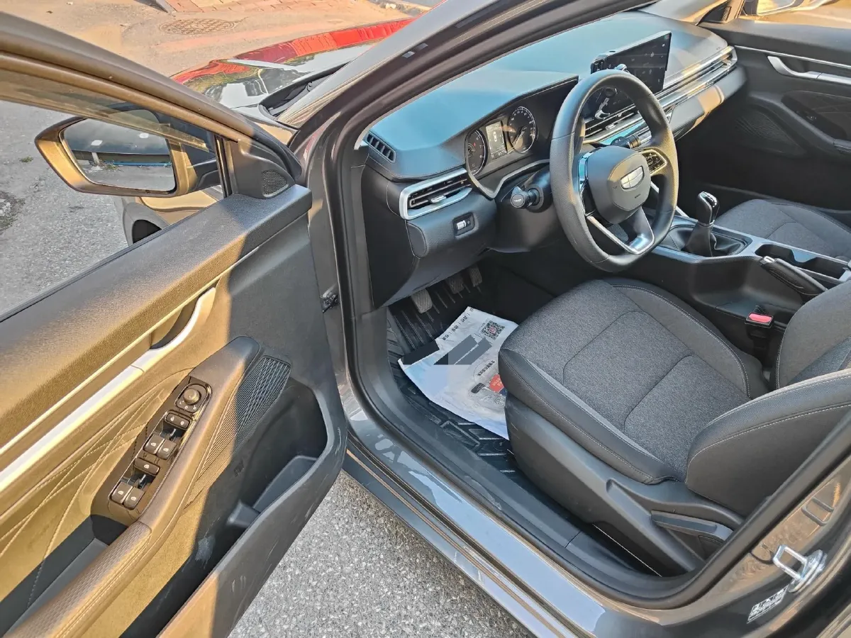 2025 Geely Emgrand 1.5L 127HP L4 5MT,autocango,china used car exporter,china ev exporter,chinese used car exporter,chinese used ev exporter