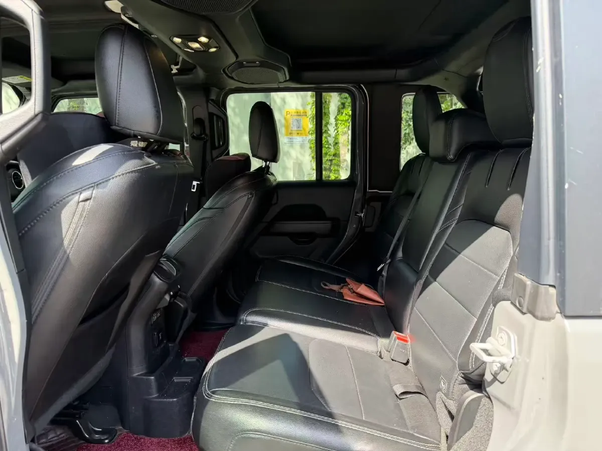 2021 Jeep Wrangler 2.0T 266HP L4 8AT PHEV 17KWH,autocango,china used car exporter,china ev exporter,chinese used car exporter,chinese used ev exporter