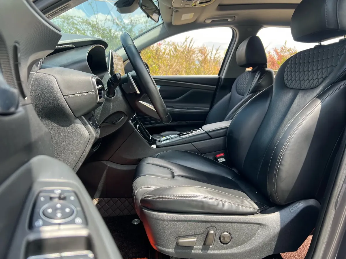 2019 Hyundai Santafe 2.0T 230HP L4 8AT,autocango,china used car exporter,china ev exporter,chinese used car exporter,chinese used ev exporter