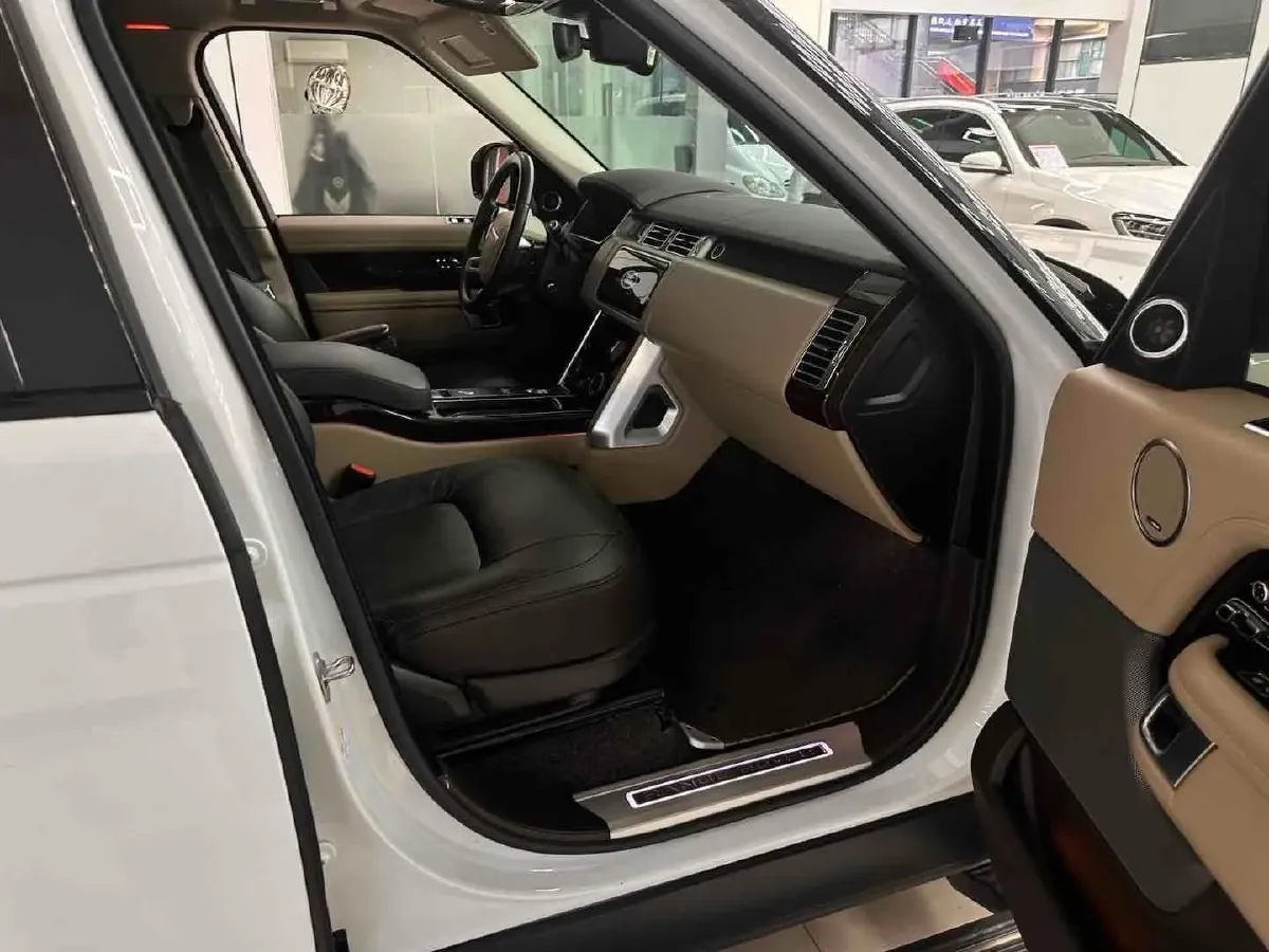 2022 Land Rover Range Rover 3.0T 400HP L6 8AT,autocango,china used car exporter,china ev exporter,chinese used car exporter,chinese used ev exporter