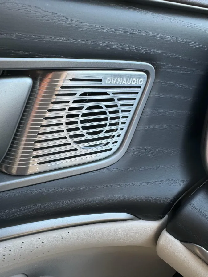 2024 Denza D9 1.5T 139HP L4 E-CVT PHEV 40KWH,autocango,china used car exporter,china ev exporter,chinese used car exporter,chinese used ev exporter