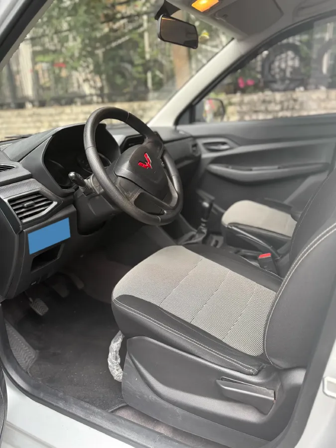 2021 WuLing HongGuang 1.5L 99HP L4 6MT,autocango,china used car exporter,china ev exporter,chinese used car exporter,chinese used ev exporter