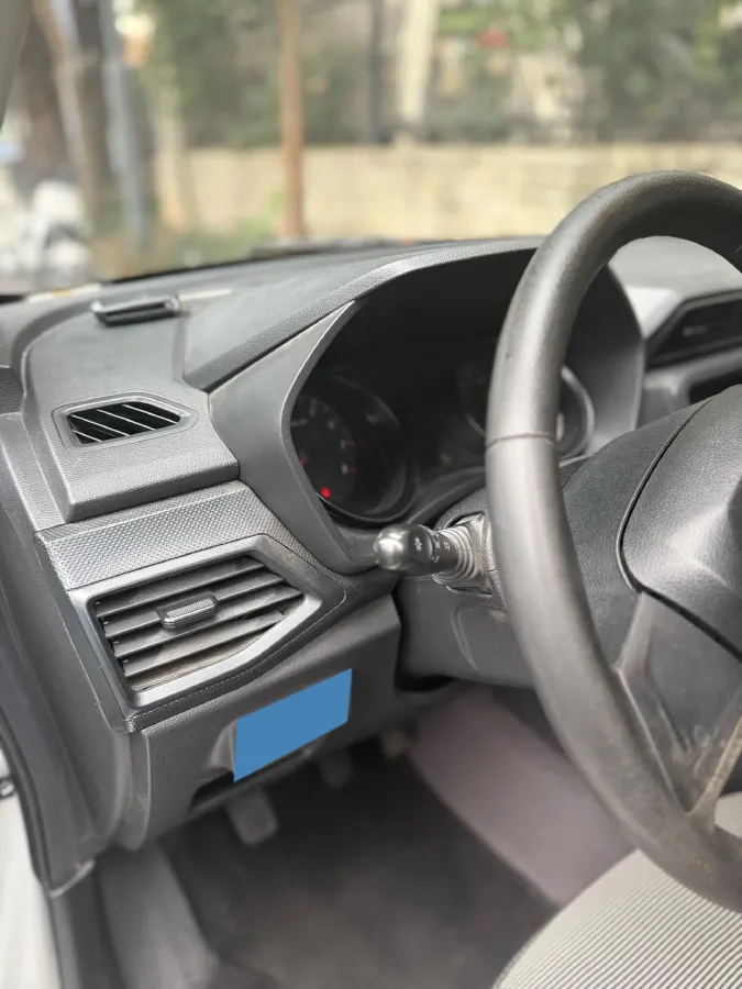 2021 WuLing HongGuang 1.5L 99HP L4 6MT,autocango,china used car exporter,china ev exporter,chinese used car exporter,chinese used ev exporter