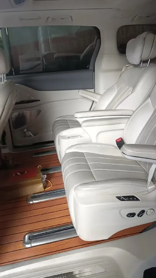 2024 Voyah Dream 1.5T 150HP L4 PHEV 43KWH,autocango,china used car exporter,china ev exporter,chinese used car exporter,chinese used ev exporter