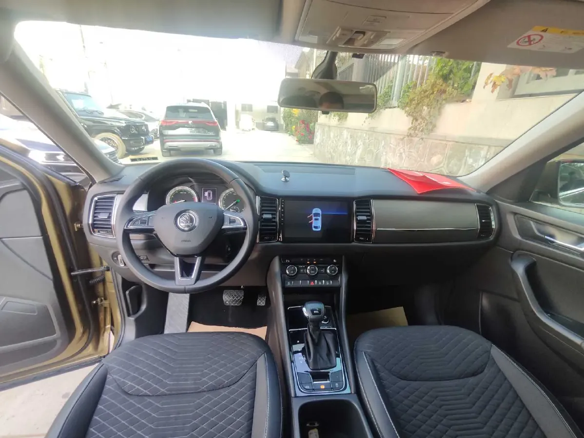 2018 Skoda Kodiak 2.0T 186HP L4 7DCT,autocango,china used car exporter,china ev exporter,chinese used car exporter,chinese used ev exporter