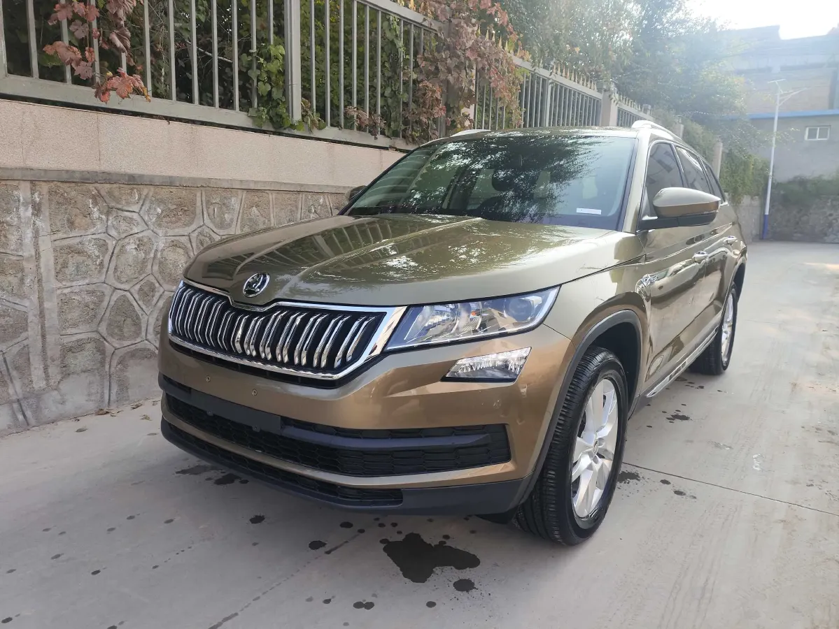 2018 Skoda Kodiak 2.0T 186HP L4 7DCT,autocango,china used car exporter,china ev exporter,chinese used car exporter,chinese used ev exporter