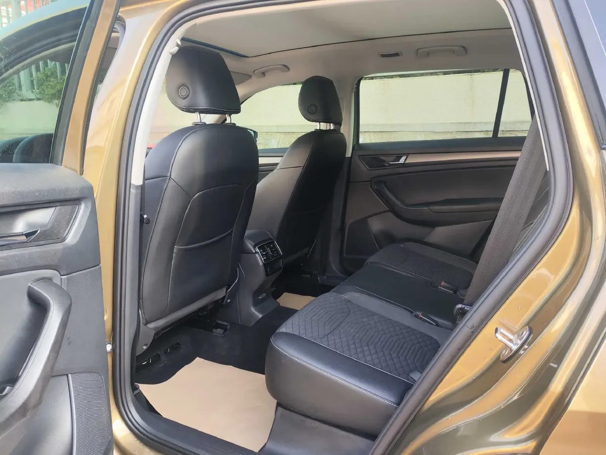 2018 Skoda Kodiak 2.0T 186HP L4 7DCT,autocango,china used car exporter,china ev exporter,chinese used car exporter,chinese used ev exporter