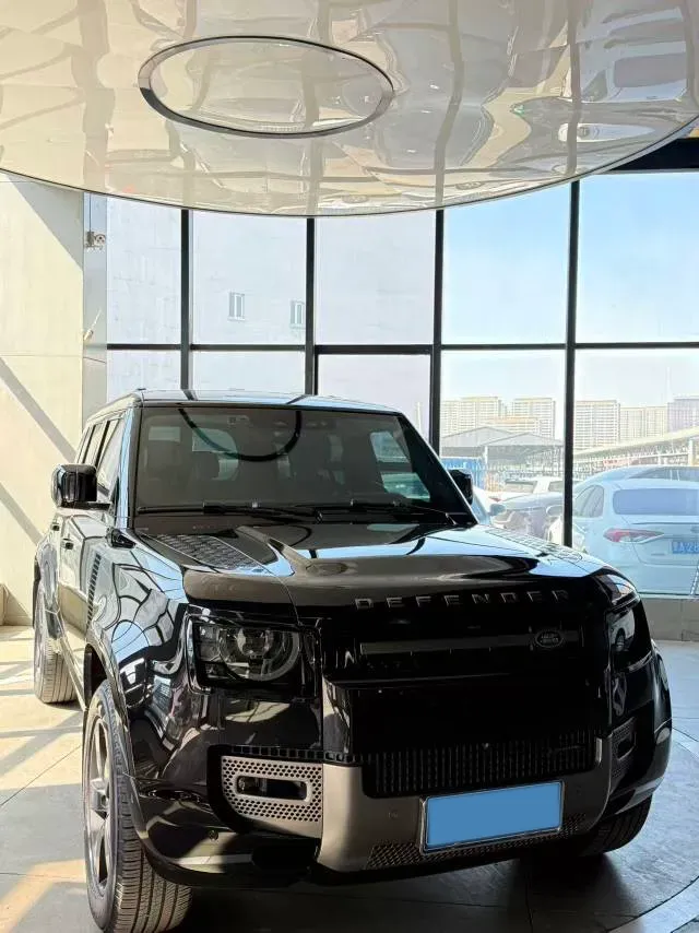 2022 Land Rover Defender 3.0T 400HP L6 8AT,autocango,china used car exporter,china ev exporter,chinese used car exporter,chinese used ev exporter