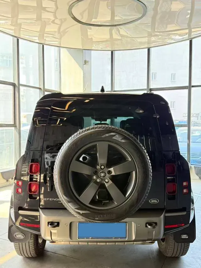 2022 Land Rover Defender 3.0T 400HP L6 8AT,autocango,china used car exporter,china ev exporter,chinese used car exporter,chinese used ev exporter