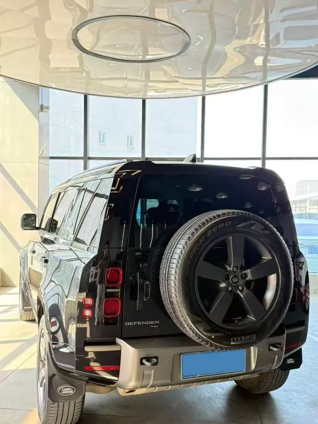 2022 Land Rover Defender 3.0T 400HP L6 8AT,autocango,china used car exporter,china ev exporter,chinese used car exporter,chinese used ev exporter