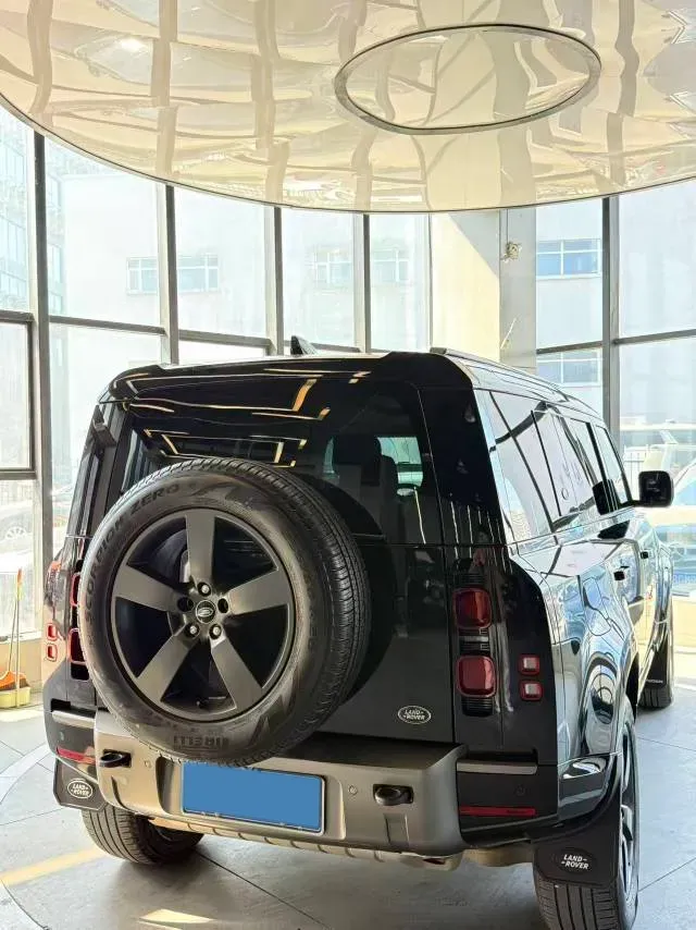 2022 Land Rover Defender 3.0T 400HP L6 8AT,autocango,china used car exporter,china ev exporter,chinese used car exporter,chinese used ev exporter