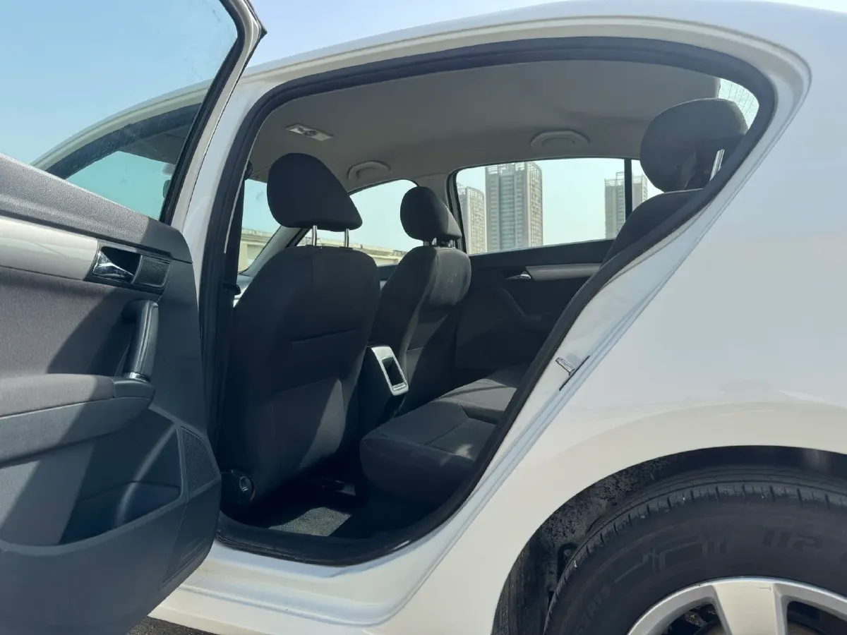 2013 Volkswagen Lavida 1.6L 110HP L4 6AT,autocango,china used car exporter,china ev exporter,chinese used car exporter,chinese used ev exporter