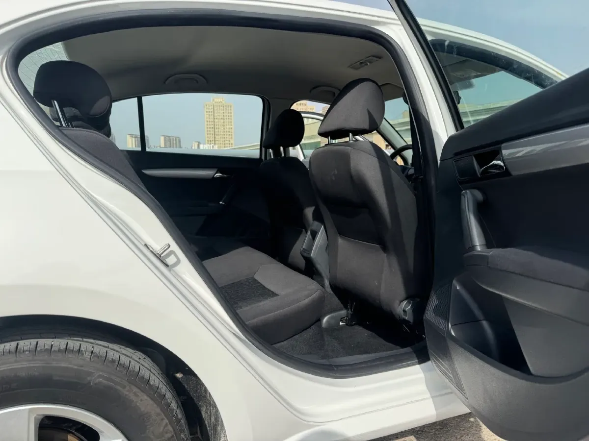 2013 Volkswagen Lavida 1.6L 110HP L4 6AT,autocango,china used car exporter,china ev exporter,chinese used car exporter,chinese used ev exporter