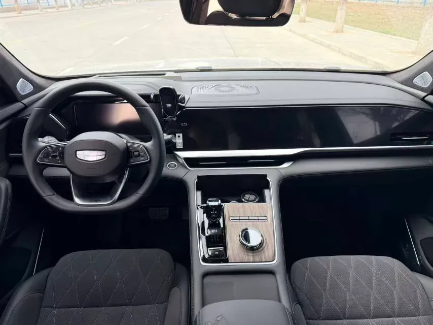 2025 Geely Monjaro 2.0T 238HP L4 8AT,autocango,china used car exporter,china ev exporter,chinese used car exporter,chinese used ev exporter