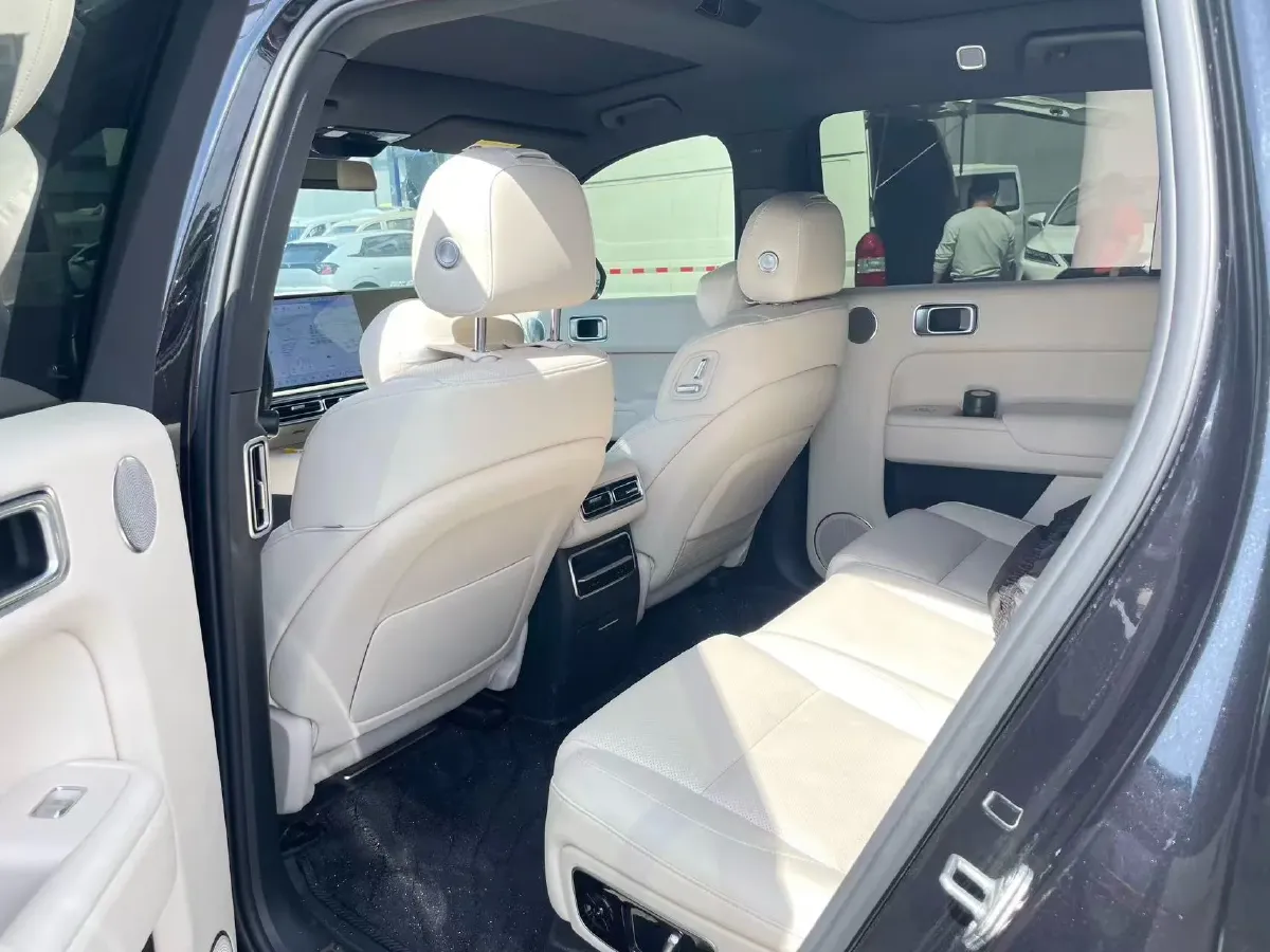 2023 Li L7 Range Extended 154HP REEV 40.9KWH,autocango,china used car exporter,china ev exporter,chinese used car exporter,chinese used ev exporter