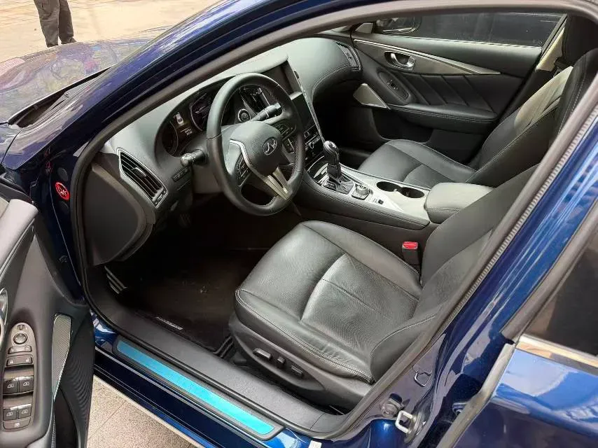 2018 Jeep Grand Commander 2.0T 265HP L4 9AT,autocango,china used car exporter,china ev exporter,chinese used car exporter,chinese used ev exporter